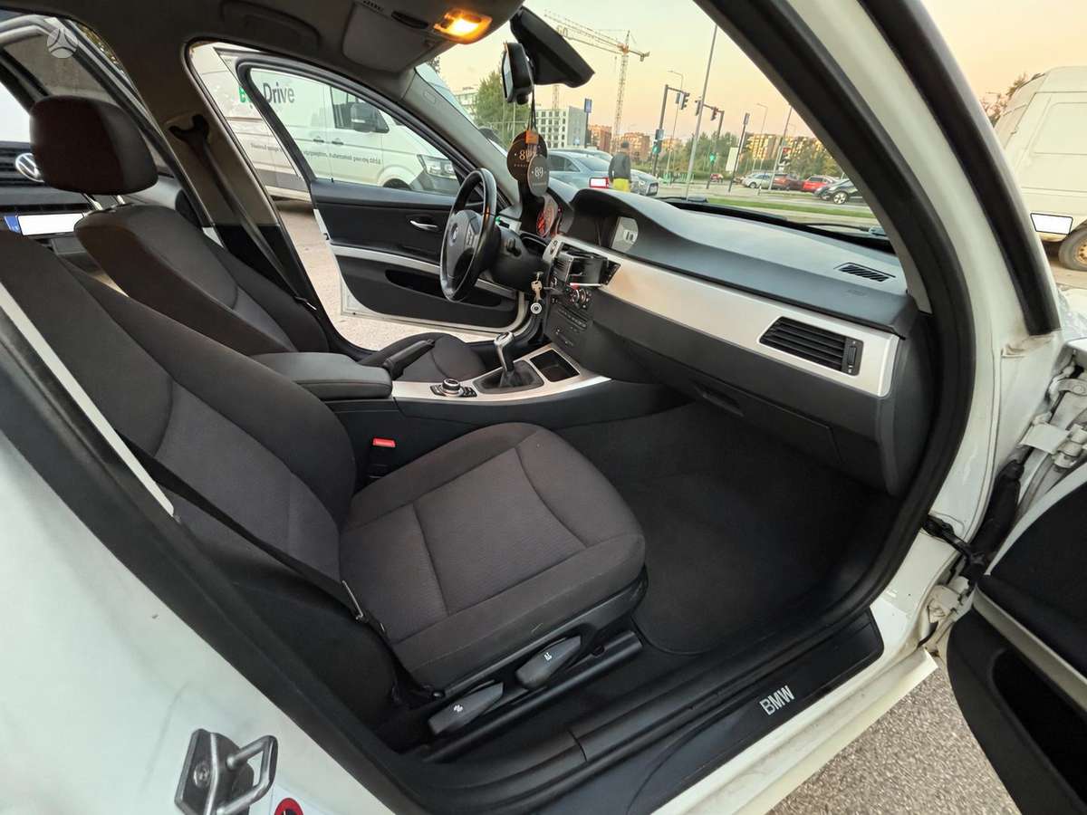 BMW 316 2011 — photo 10