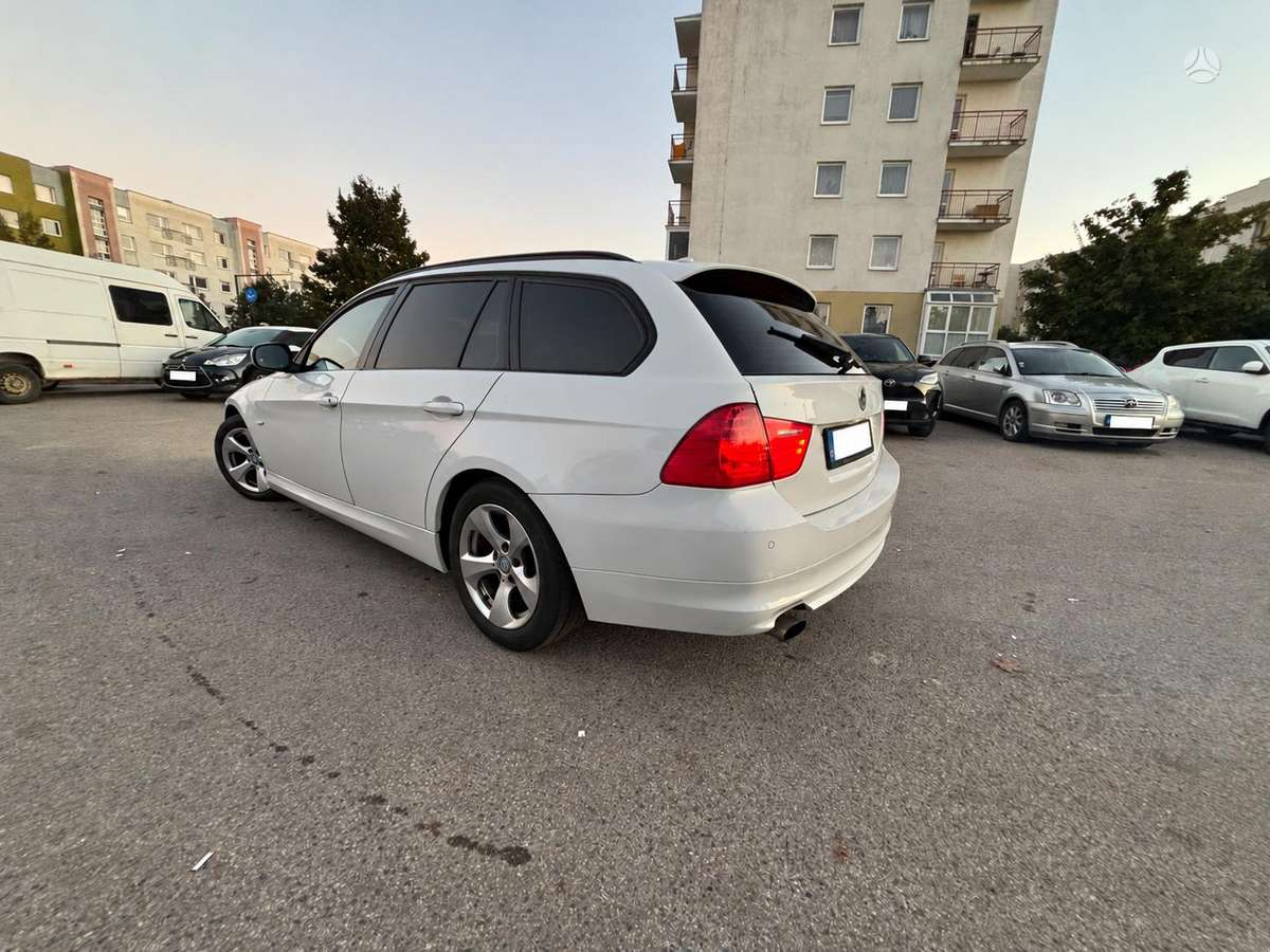 BMW 316 2011 — photo 12