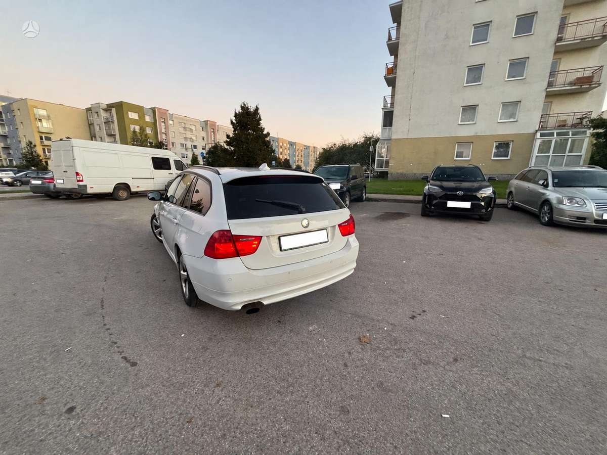 BMW 316 2011 — photo 13