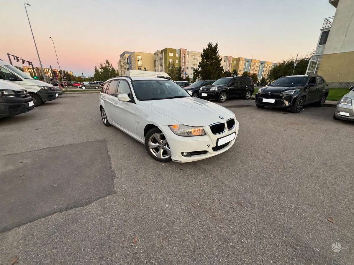 BMW 316 2011 — photo 16