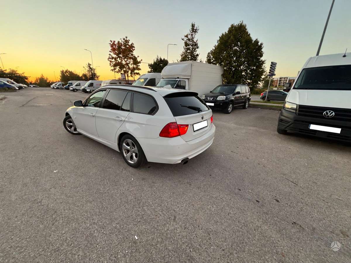 BMW 316 2011 — photo 17