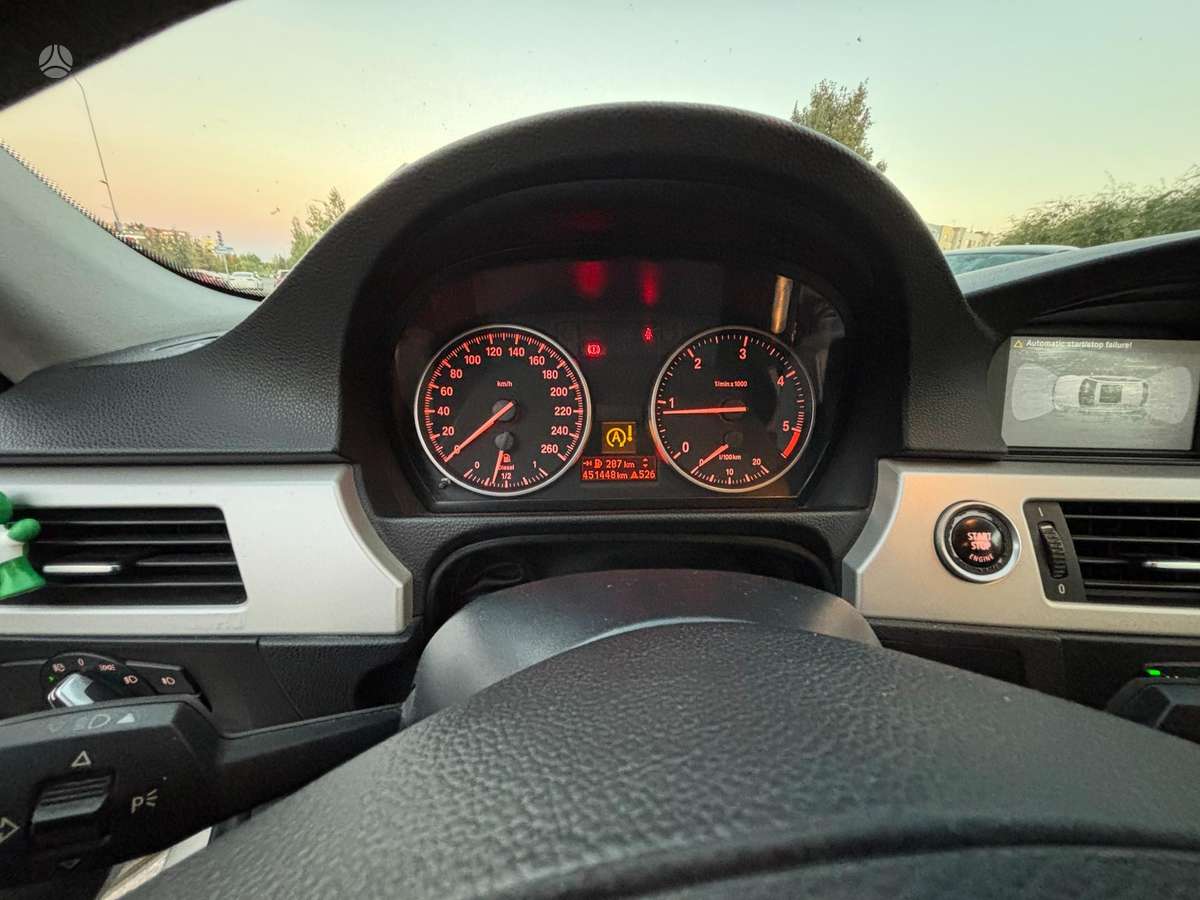 BMW 316 2011 — interior