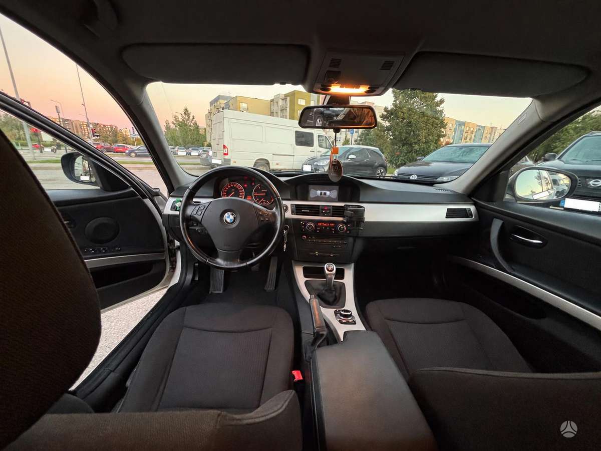 BMW 316 2011 — engine 1995 cm³, 116 HP (85kW)