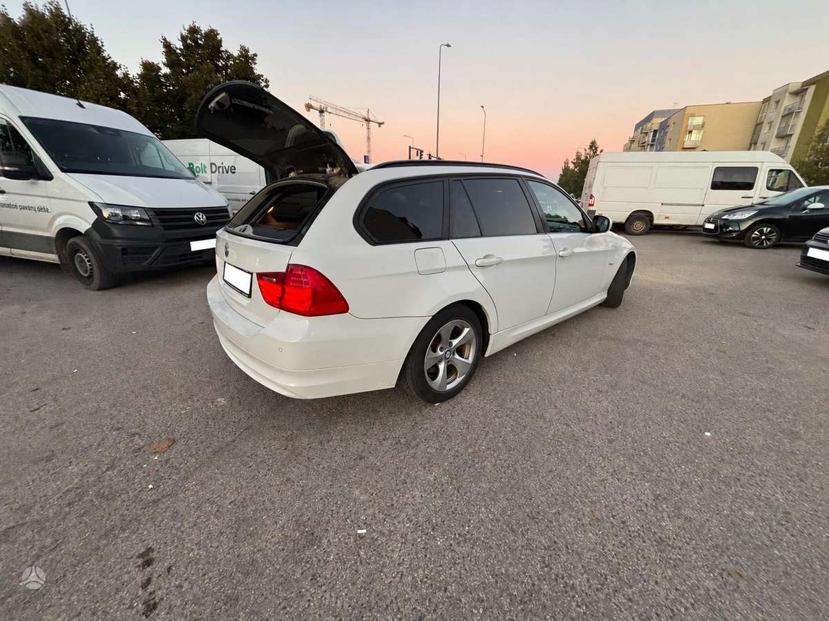 BMW 316 2011 — photo 5