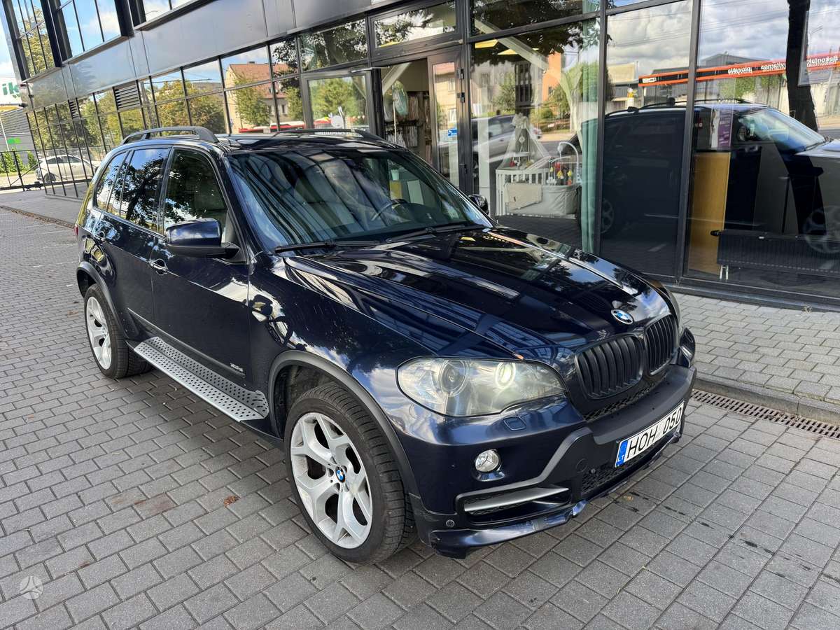 BMW X5 2007 — interior