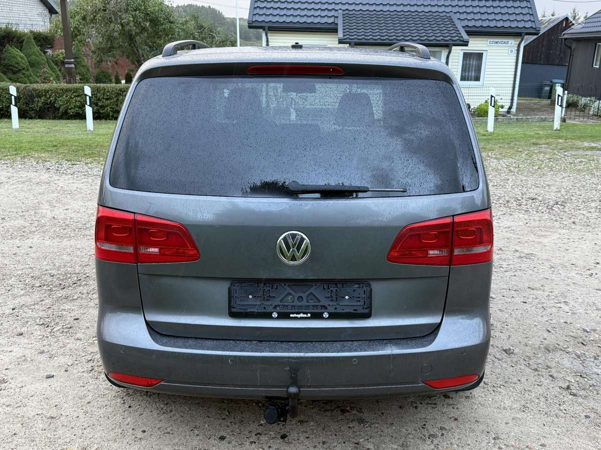 Volkswagen Touran 2011 — photo 5