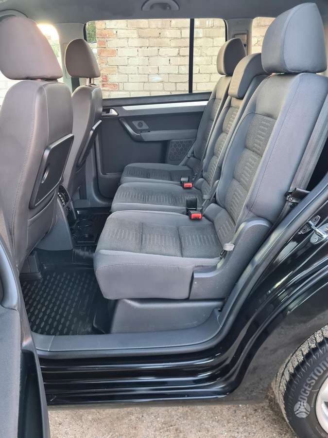 Volkswagen Touran 2009 — photo 12