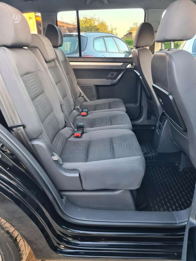 Volkswagen Touran 2009 — photo 13