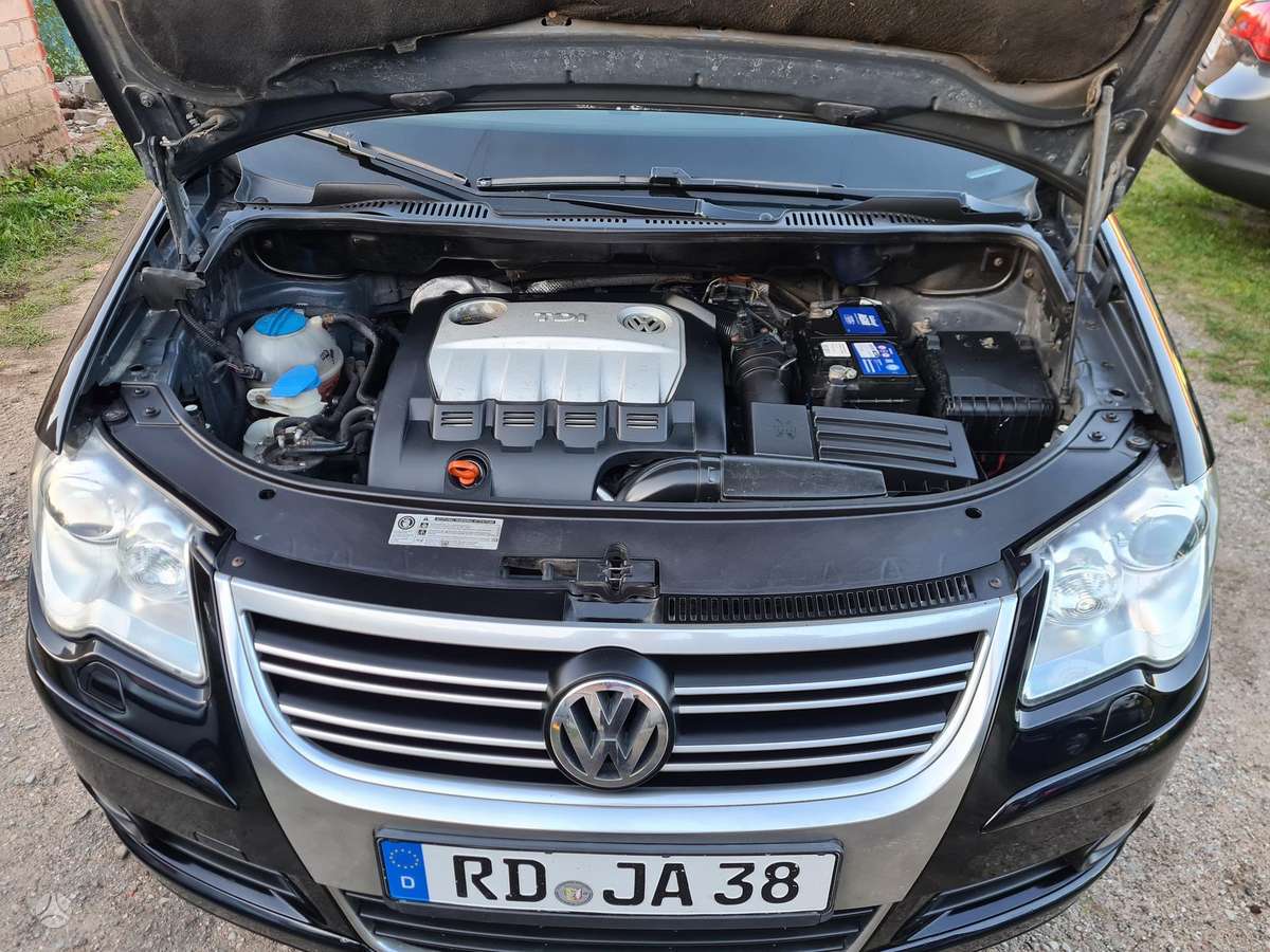 Volkswagen Touran 2009 — photo 29