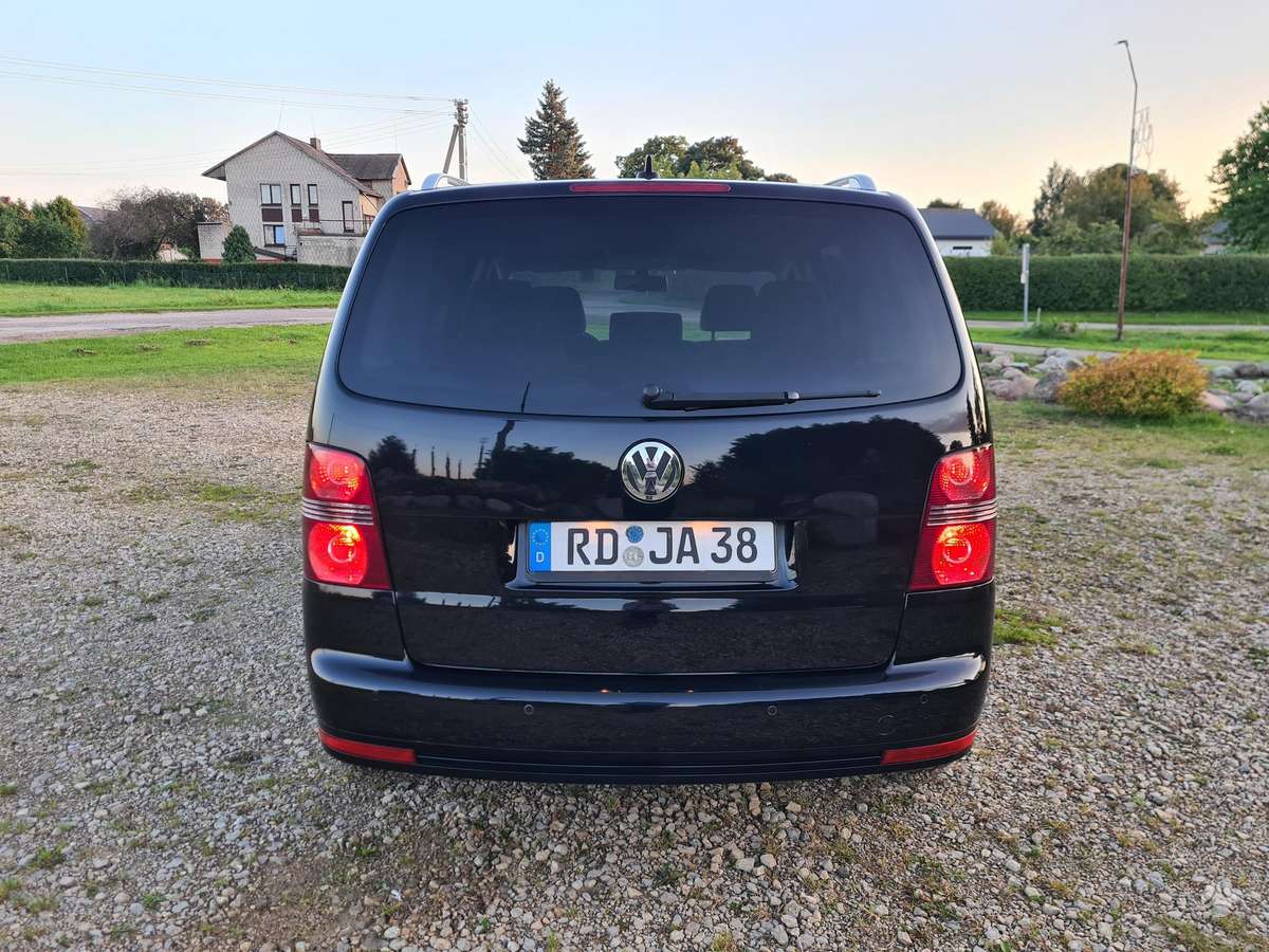 Volkswagen Touran 2009 — photo 37