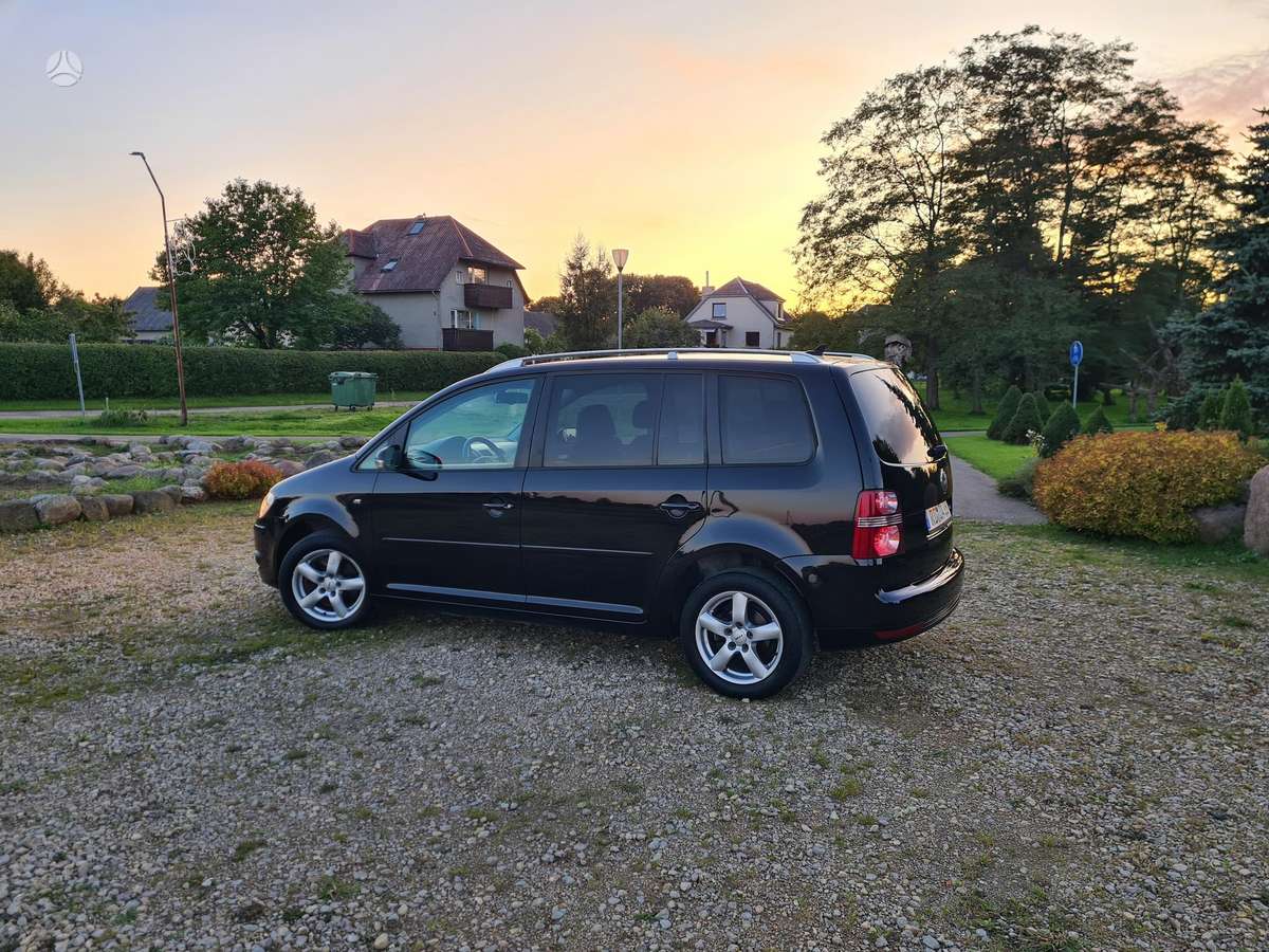 Volkswagen Touran 2009 — photo 42
