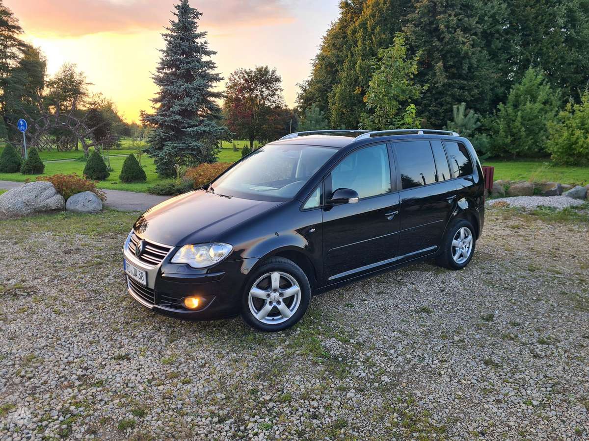 Volkswagen Touran 2009 — photo 44