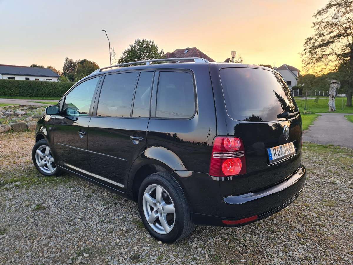 Volkswagen Touran 2009 — photo 8