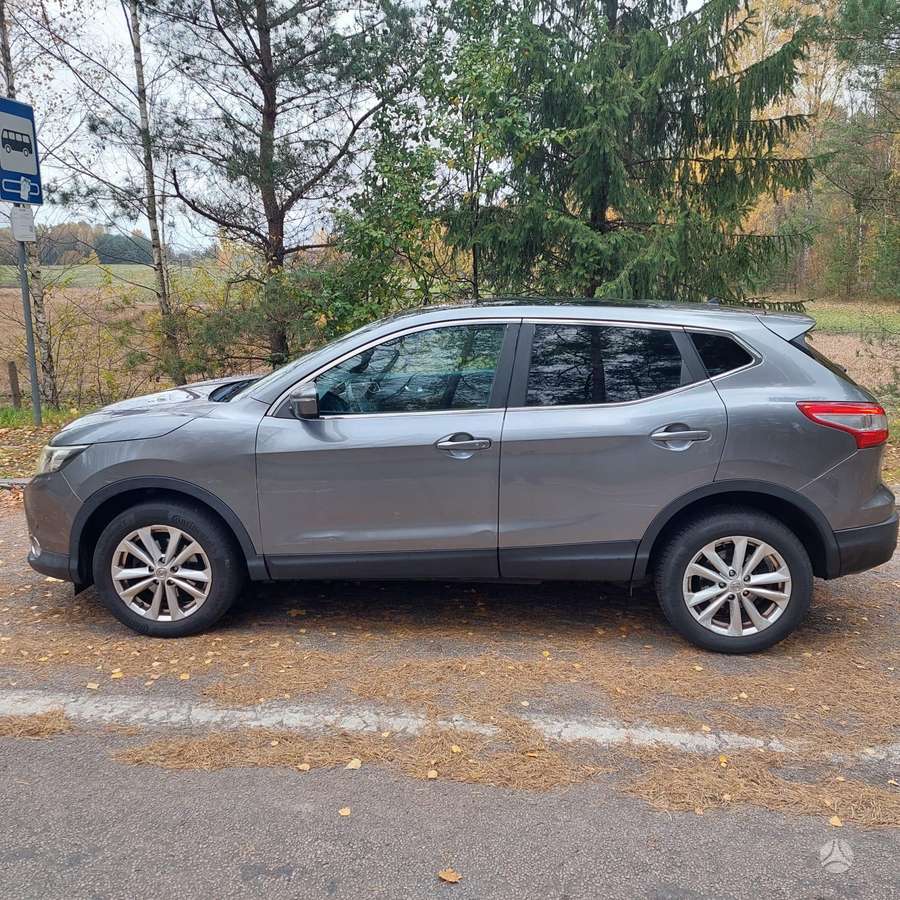 Nissan Qashqai 2014 — вигляд ззаду