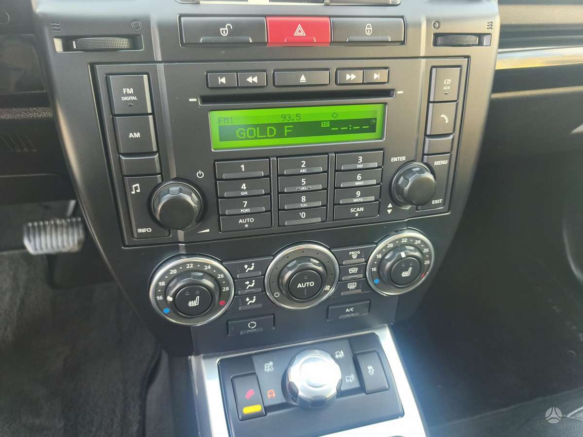 Land Rover 2012 — photo 11
