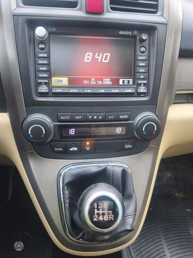 Honda CR-V 2010 — engine 2204 cm³, 140 HP (103kW)
