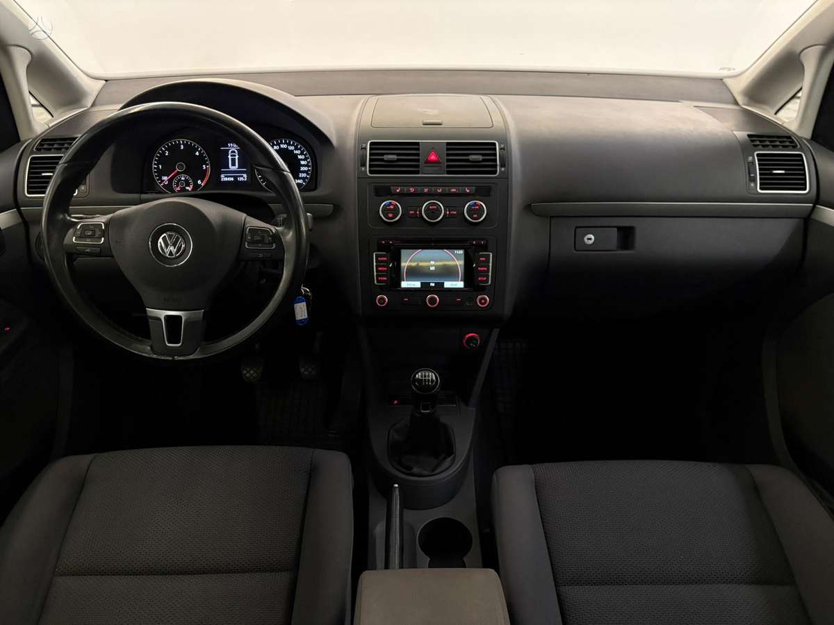 Volkswagen Touran 2013 — photo 15