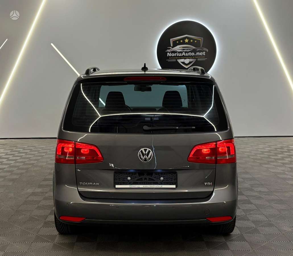 Volkswagen Touran 2013 — photo 24