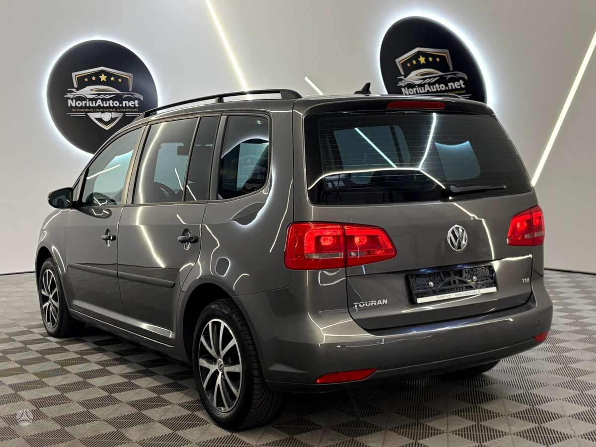 Volkswagen Touran 2013 — photo 25