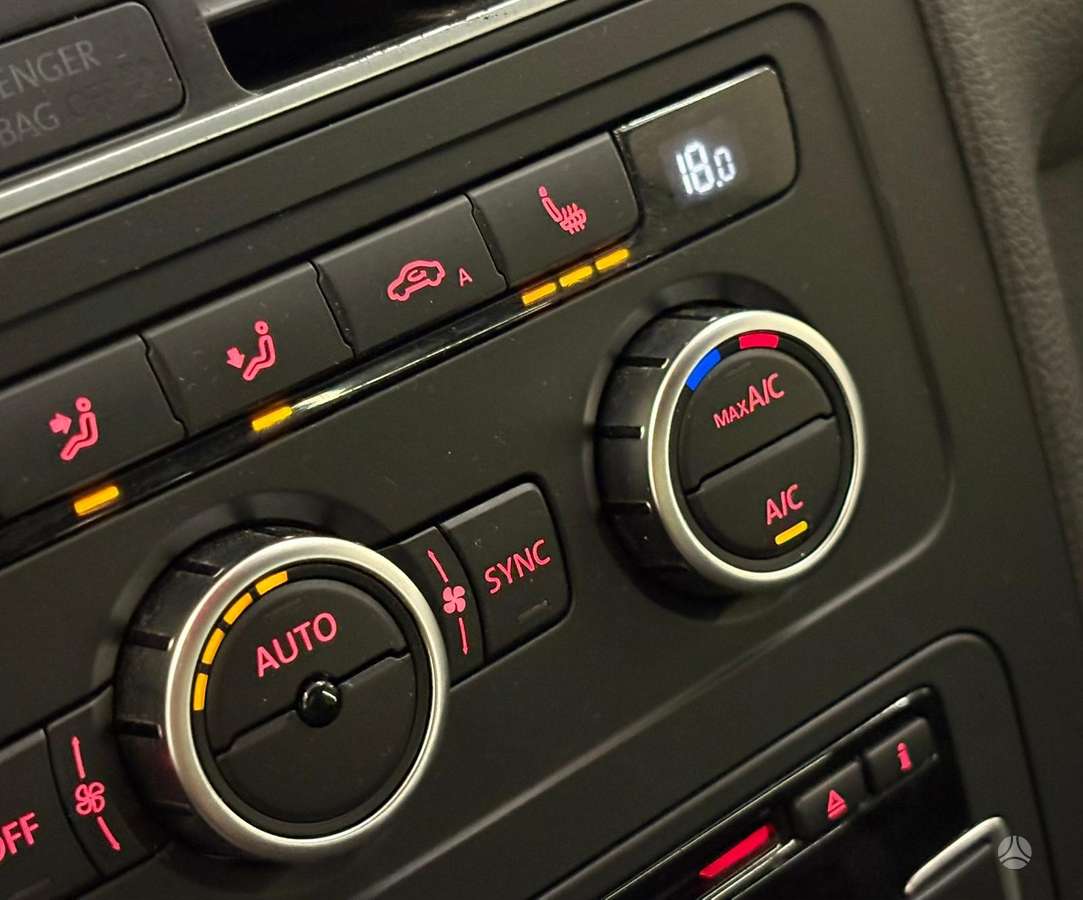 Volkswagen Touran 2013 — photo 8