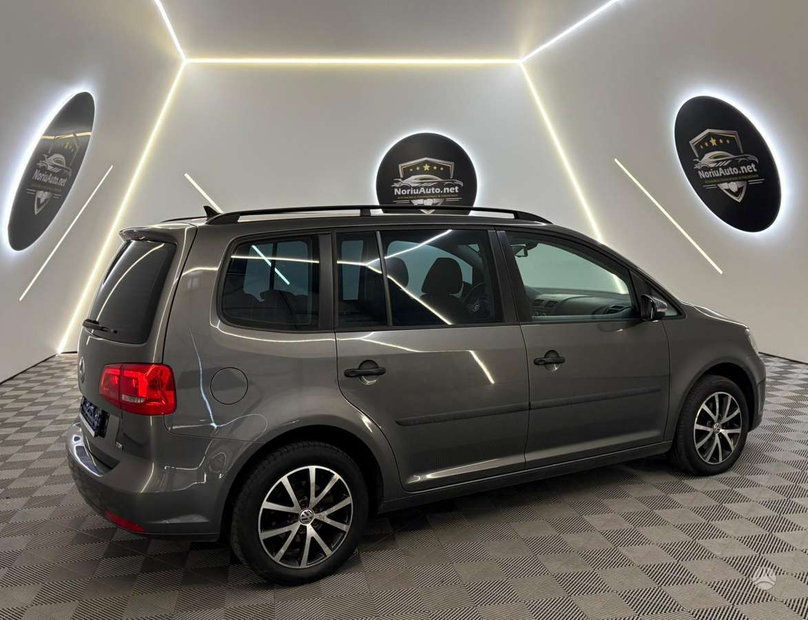 Volkswagen Touran 2013 — photo 9