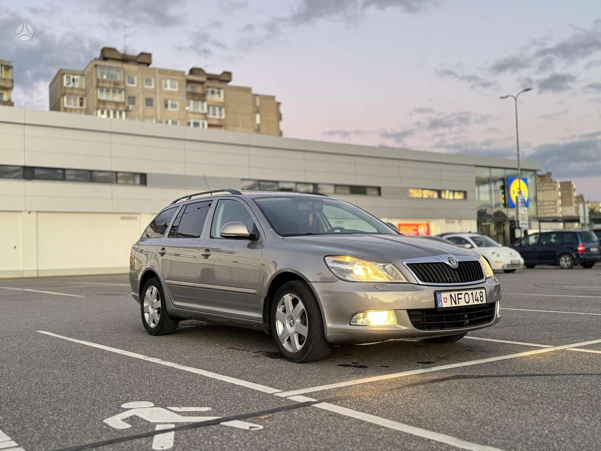 Skoda Octavia 2010 — фото 10