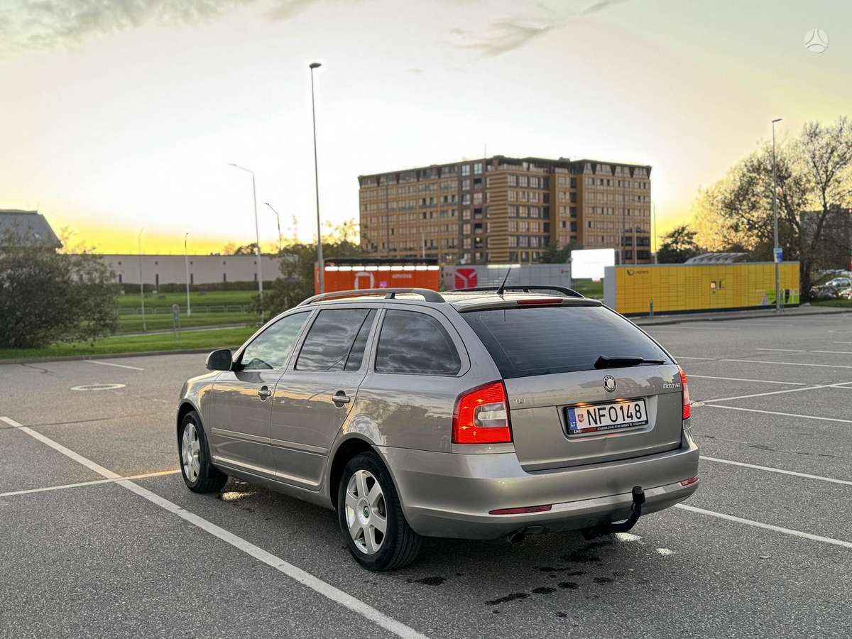 Skoda Octavia 2010 — фото 5