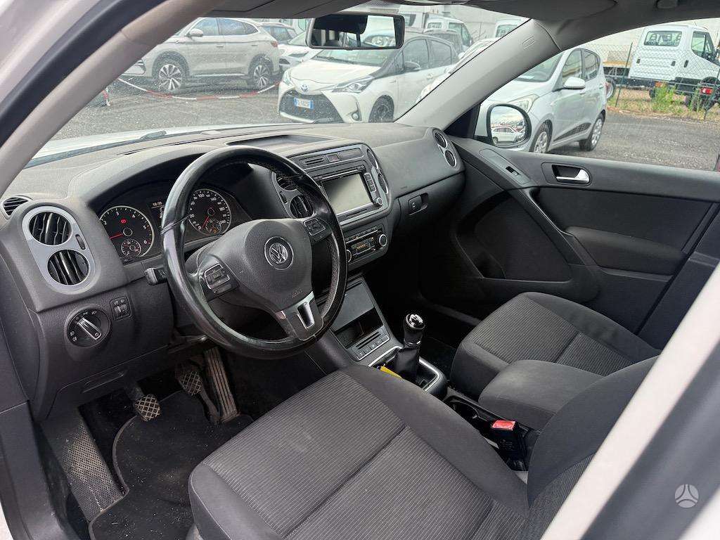Volkswagen Tiguan 2012 — photo 8