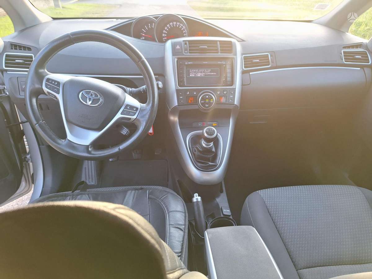 Toyota Verso 2015 — photo 7