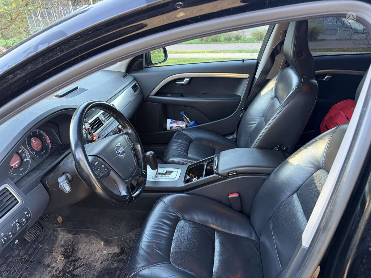 Volvo V70 2009 — photo 10