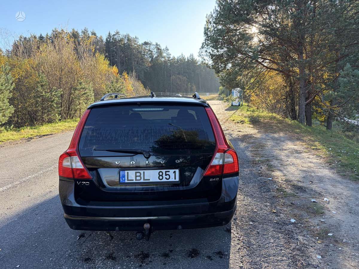 Volvo V70 2009 — engine 2400 cm³, 175 HP (129kW)