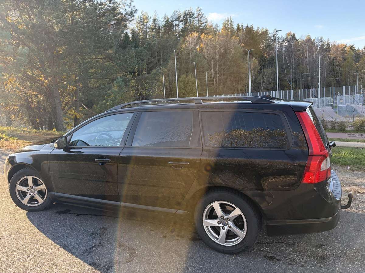 Volvo V70 2009 — photo 8