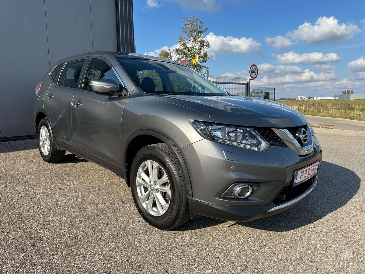 Nissan X-Trail 2015 — салон
