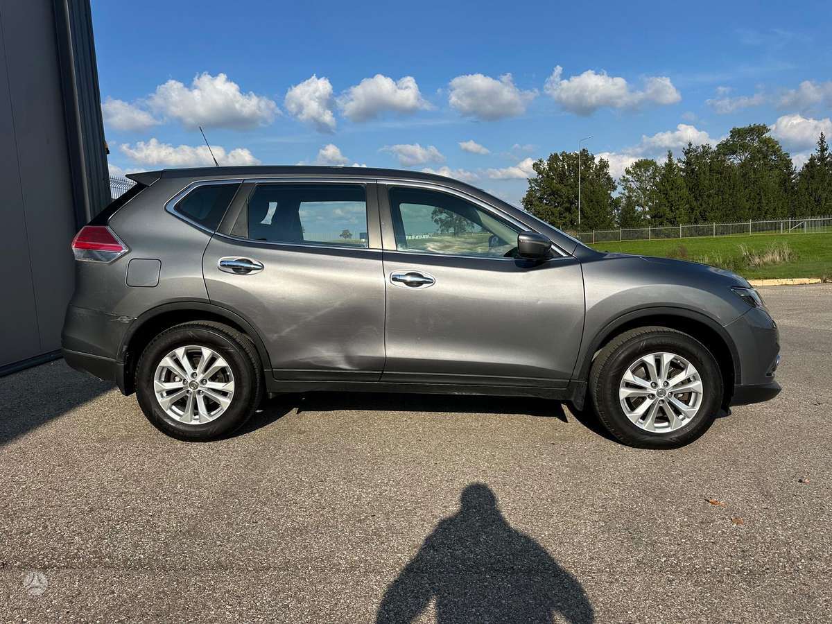 Nissan X-Trail 2015 — двигун 1598 cm³, 131 HP (96kW)
