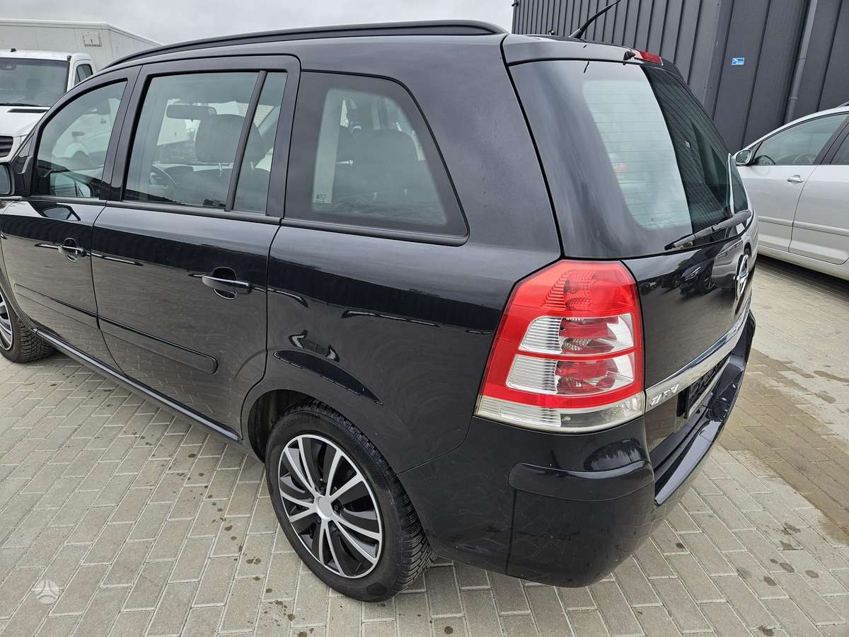 Opel Zafira 2014 — engine 1796 cm³, 140 HP (103kW)