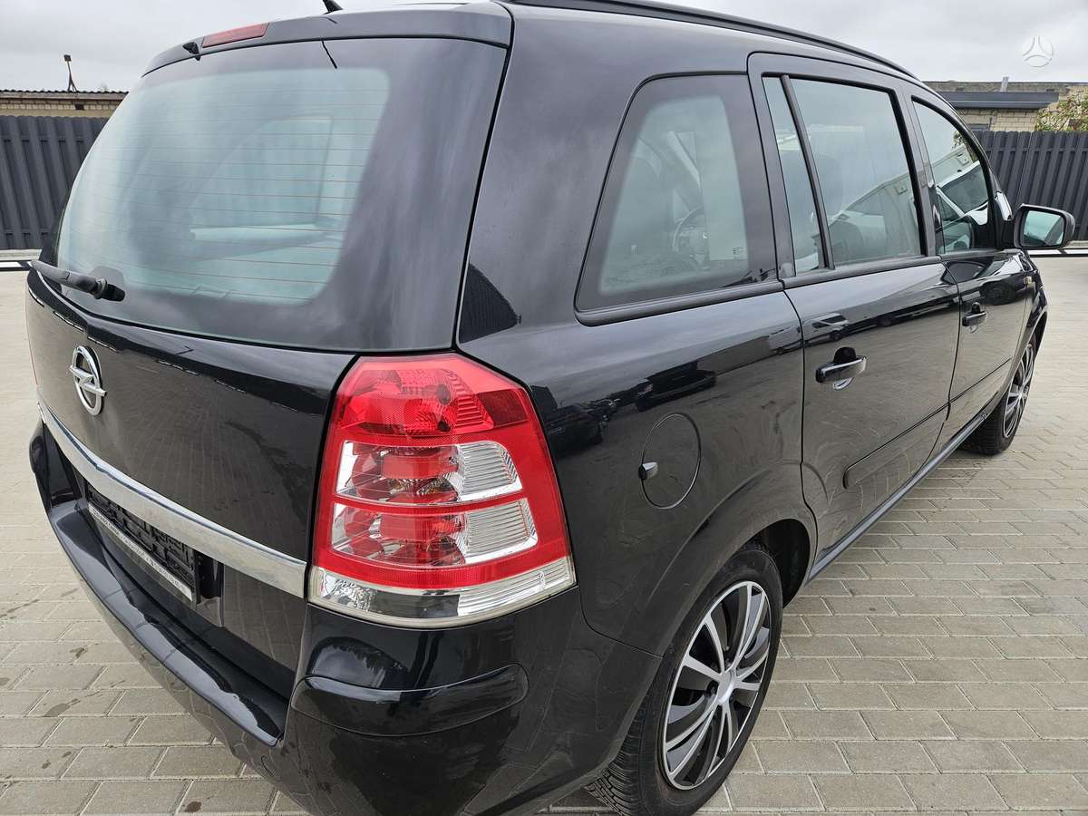 Opel Zafira 2014 — photo 6