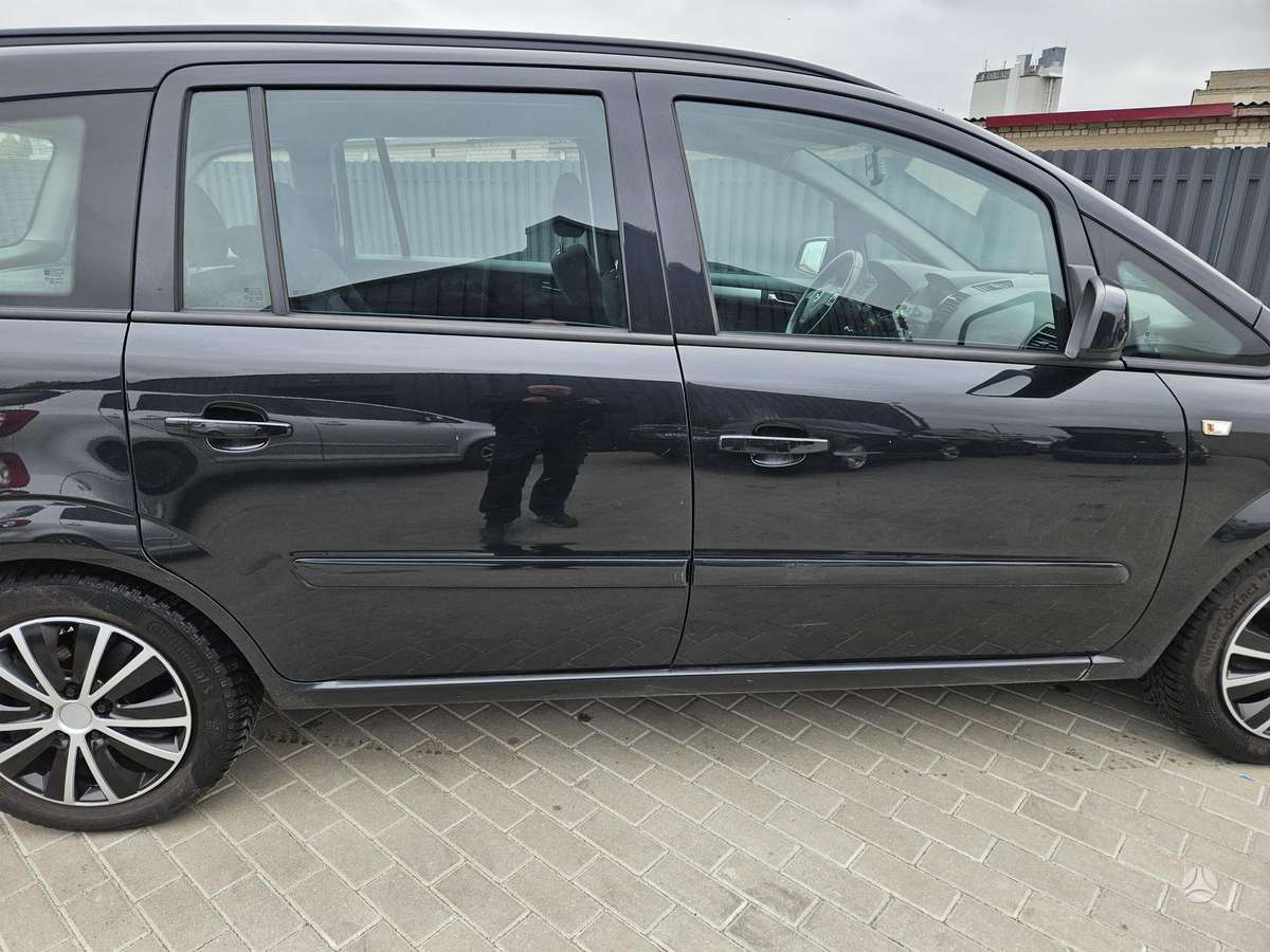 Opel Zafira 2014 — photo 7