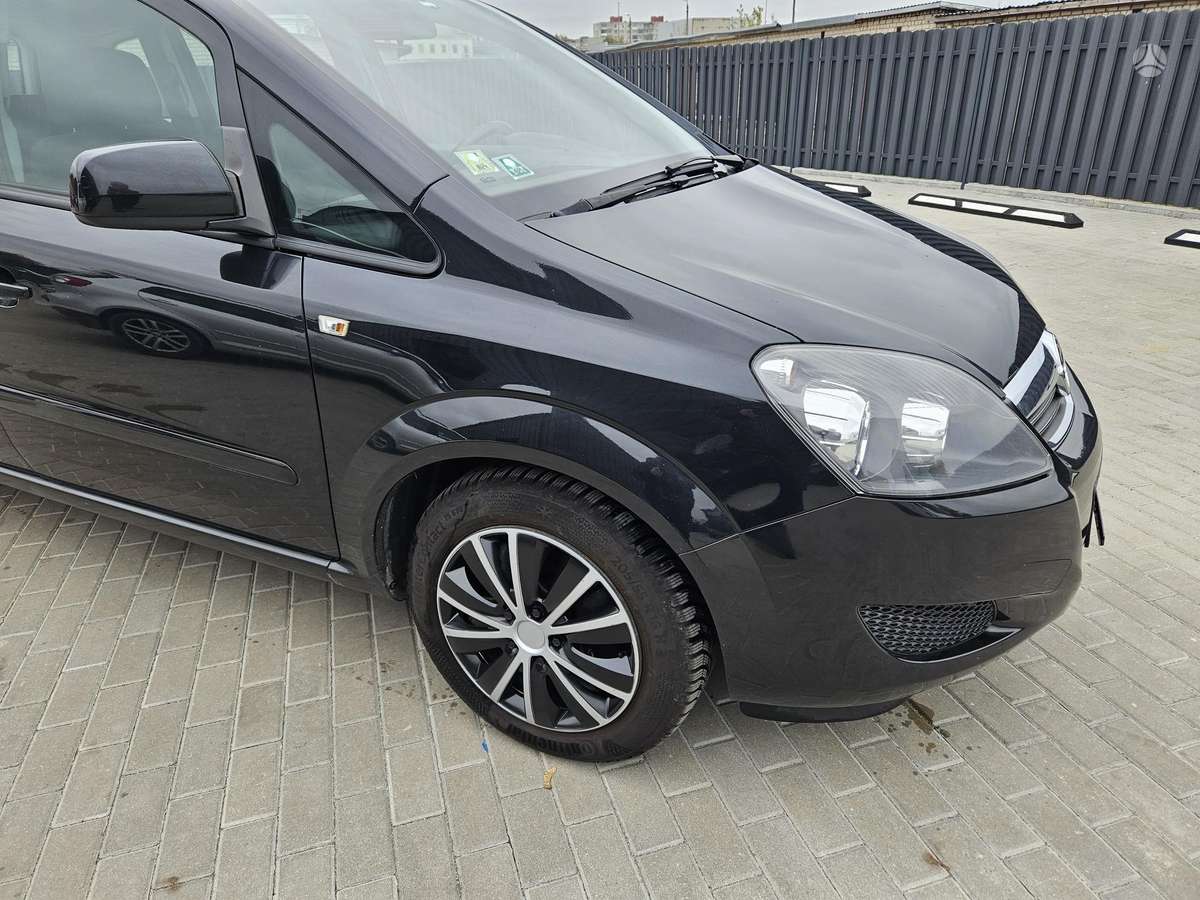 Opel Zafira 2014 — photo 8