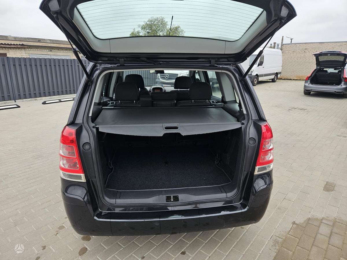 Opel Zafira 2014 — photo 9