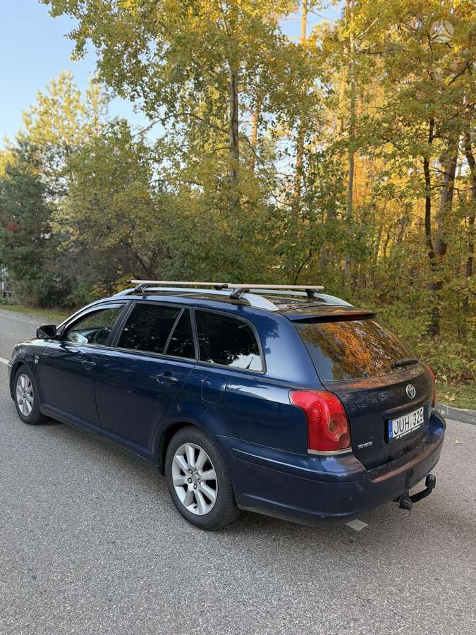 Toyota Avensis 2004 — двигун 1995 cm³, 116 HP (85kW)