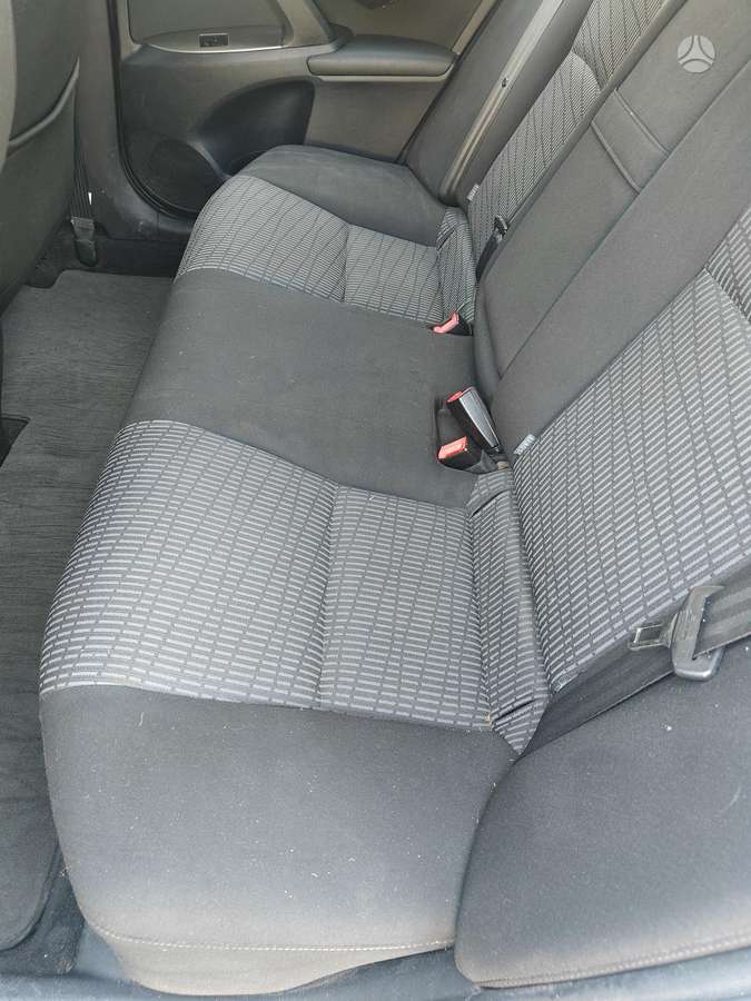 Toyota Avensis 2011 — photo 7