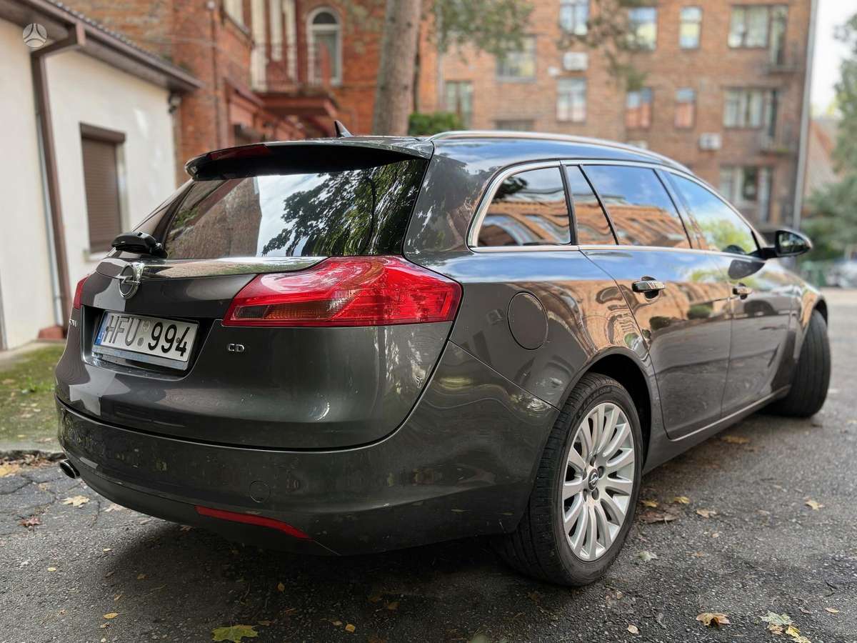 Opel Insignia 2010 — interior