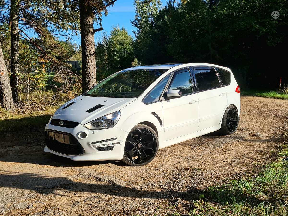 Ford S-MAX 2011 — вигляд ззаду