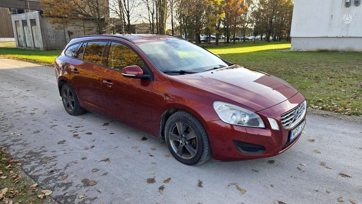 Volvo V60 2011 — engine 2400 cm³, 205 HP (151kW)
