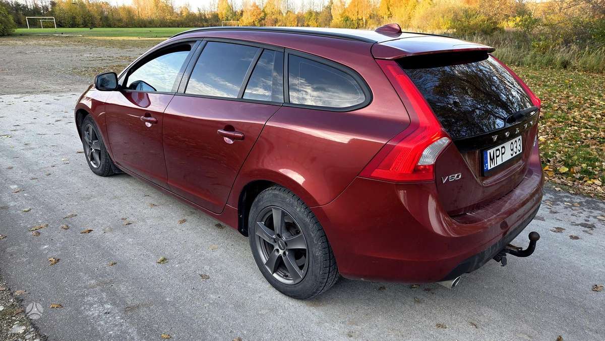 Volvo V60 2011 — photo 8