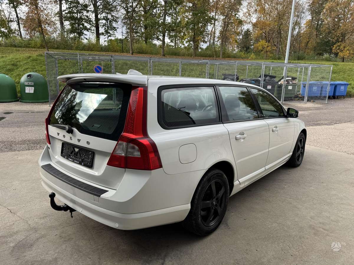 Volvo V70 2009 — двигун 2400 cm³, 163 HP (120kW)