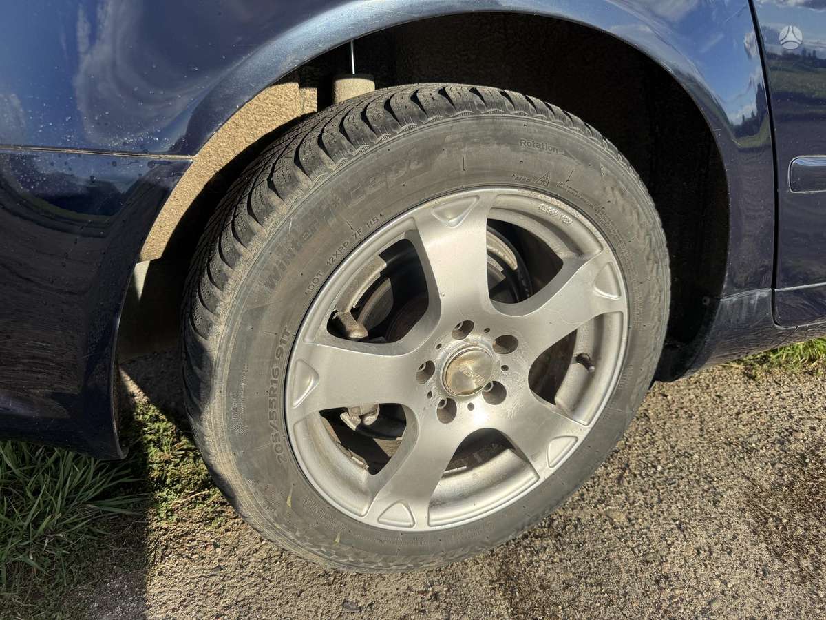 Audi A4 2005 — photo 8