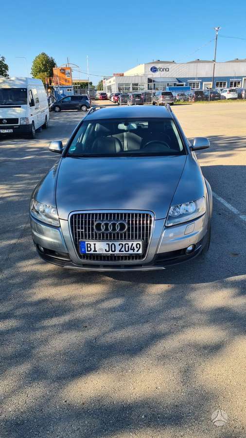 Audi A6 2010 — вигляд ззаду