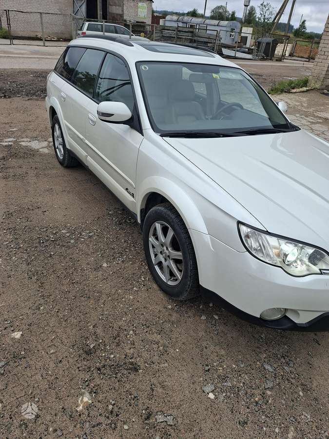 Subaru Outback 2006 — салон