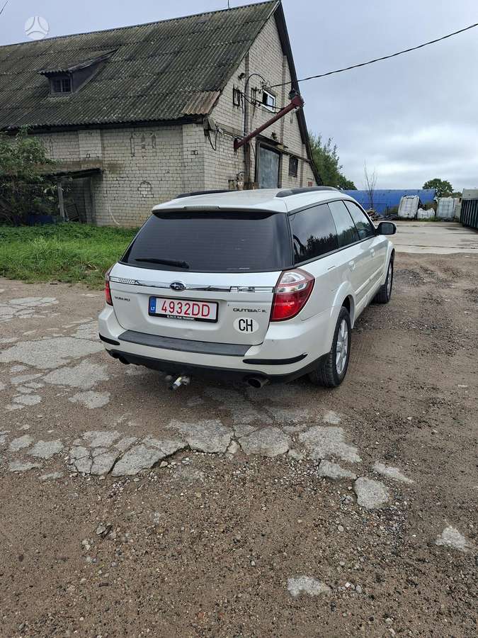 Subaru Outback 2006 — двигун 3000 cm³, 245 HP (180kW)